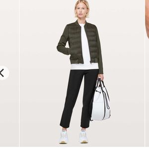 Lululemon On The Move Pant *28"
Black